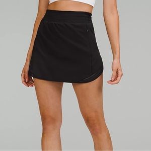 Lululemon hot Ty hot high rise skirt in black - size 4